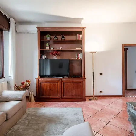 Feel @ - By Myhomeincomo * Como