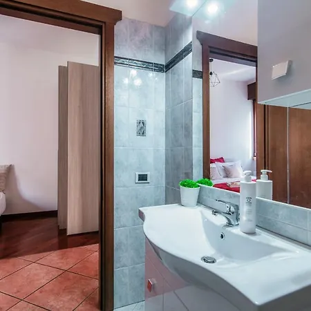 Feel @ - By Myhomeincomo * קומו