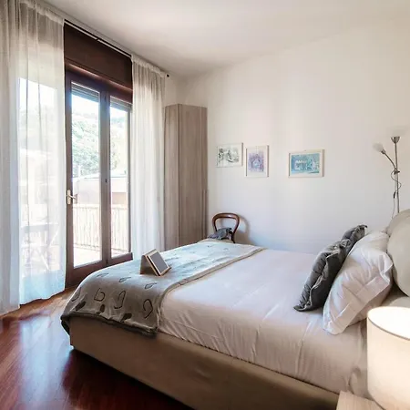 Feel @ - By Myhomeincomo *