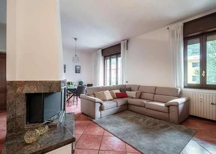 Feel @ - By Myhomeincomo * Como