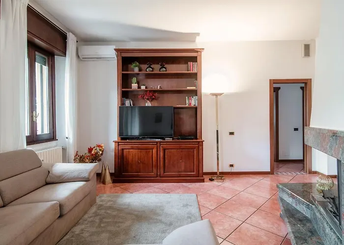 Feel @ - By Myhomeincomo * Como