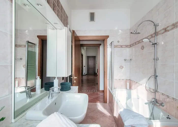 Feel @ - By Myhomeincomo Apartman *