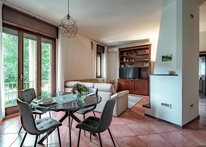 Feel @ - By Myhomeincomo Apartman